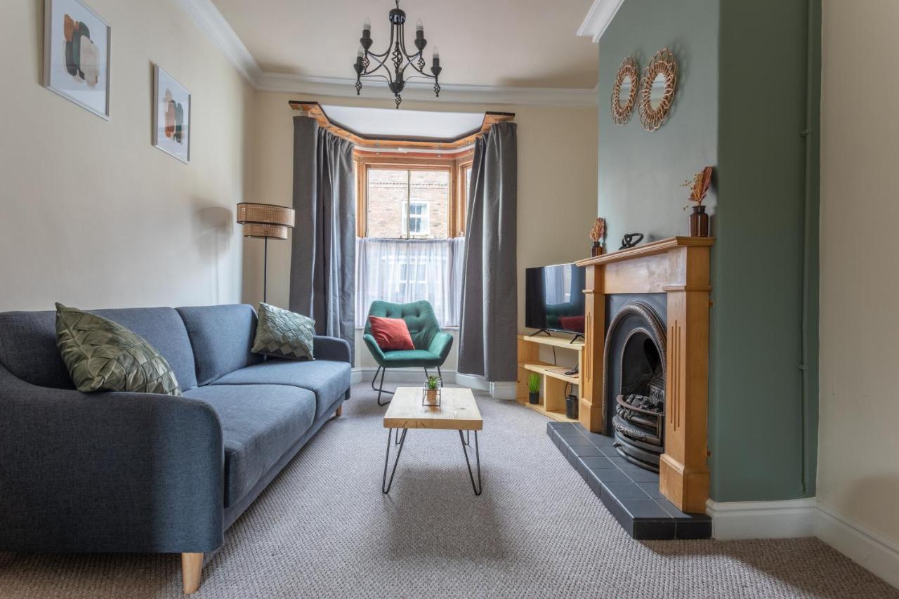 Milton Stays - Cosy 2 Bed House, 15 Min Walk To York City Center, For Up To 6 - With Period Features, Fireplace, Superfast Wi-Fi, Private Garden, Free On Street Parking Exterior foto